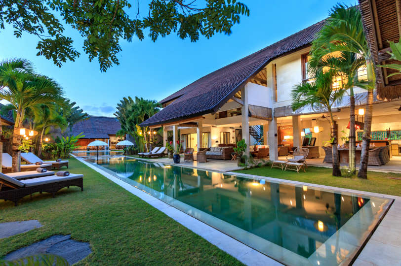 Luxury 5 Bedroom Villa with Private Pool, Bali Villa 2055