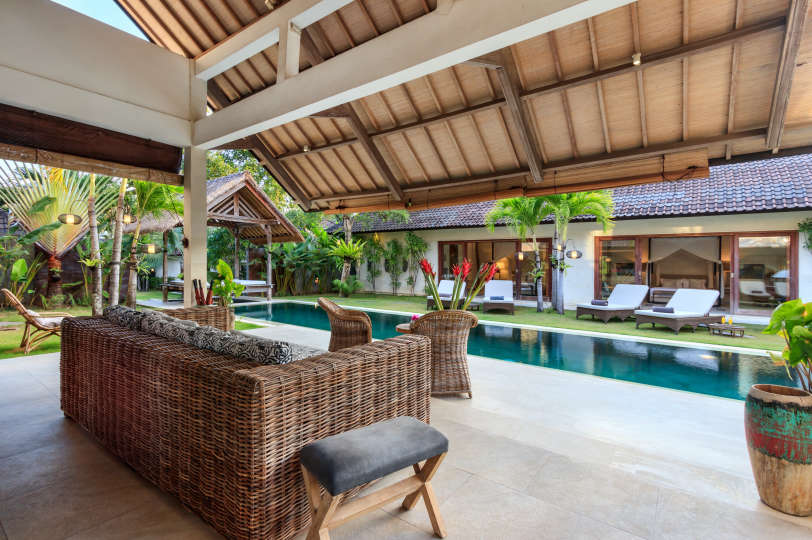 Luxury 5 Bedroom Villa with Private Pool, Bali Villa 2055