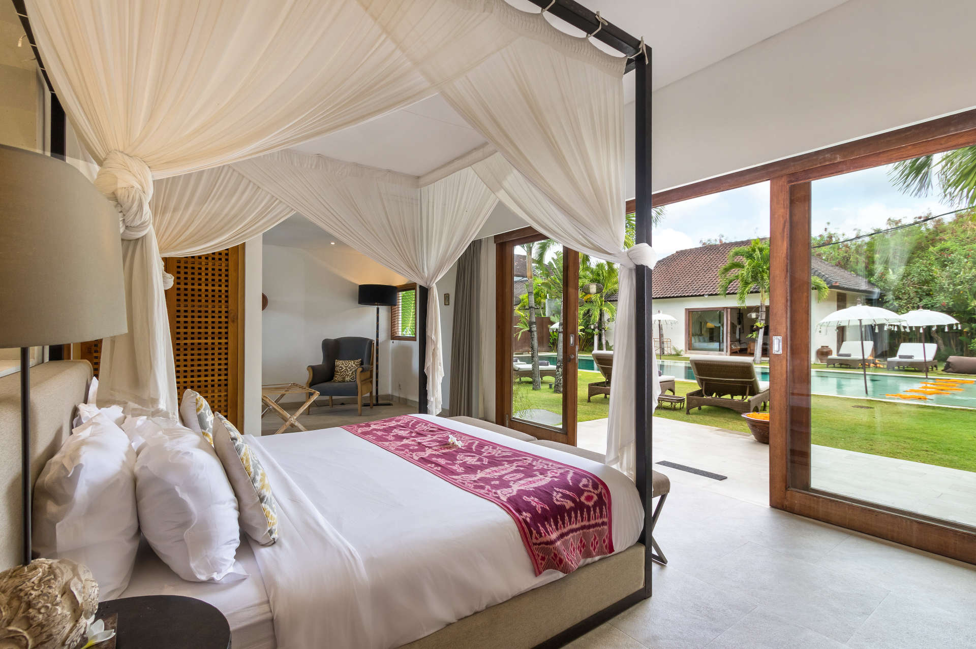 5 Star Villa in Bali, Minutes from the Beach, Bali Villa 2056