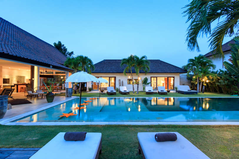 5 Star Villa in Bali, Minutes from the Beach, Bali Villa 2056