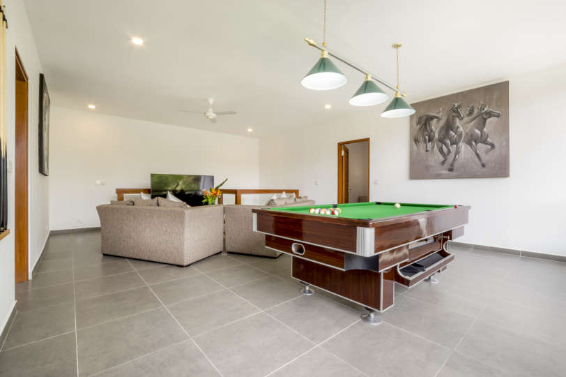 Rent a Luxury Villa in Bali Close to the Beach, Bali Villa 2057