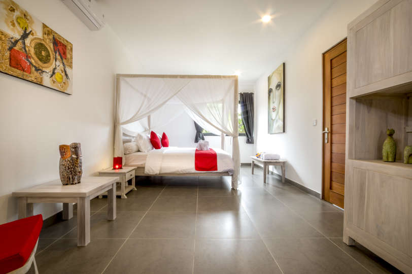 Rent a Luxury Villa in Bali Close to the Beach, Bali Villa 2057