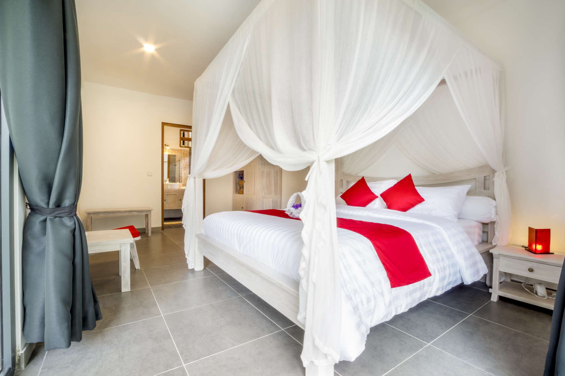 Rent a Luxury Villa in Bali Close to the Beach, Bali Villa 2057