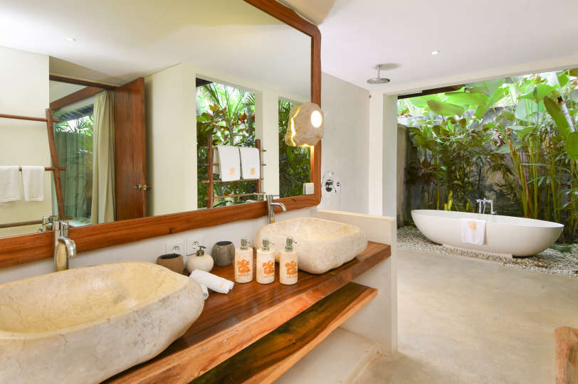 5 Star Villa in Bali, Minutes from the Beach, Bali Villa 2064