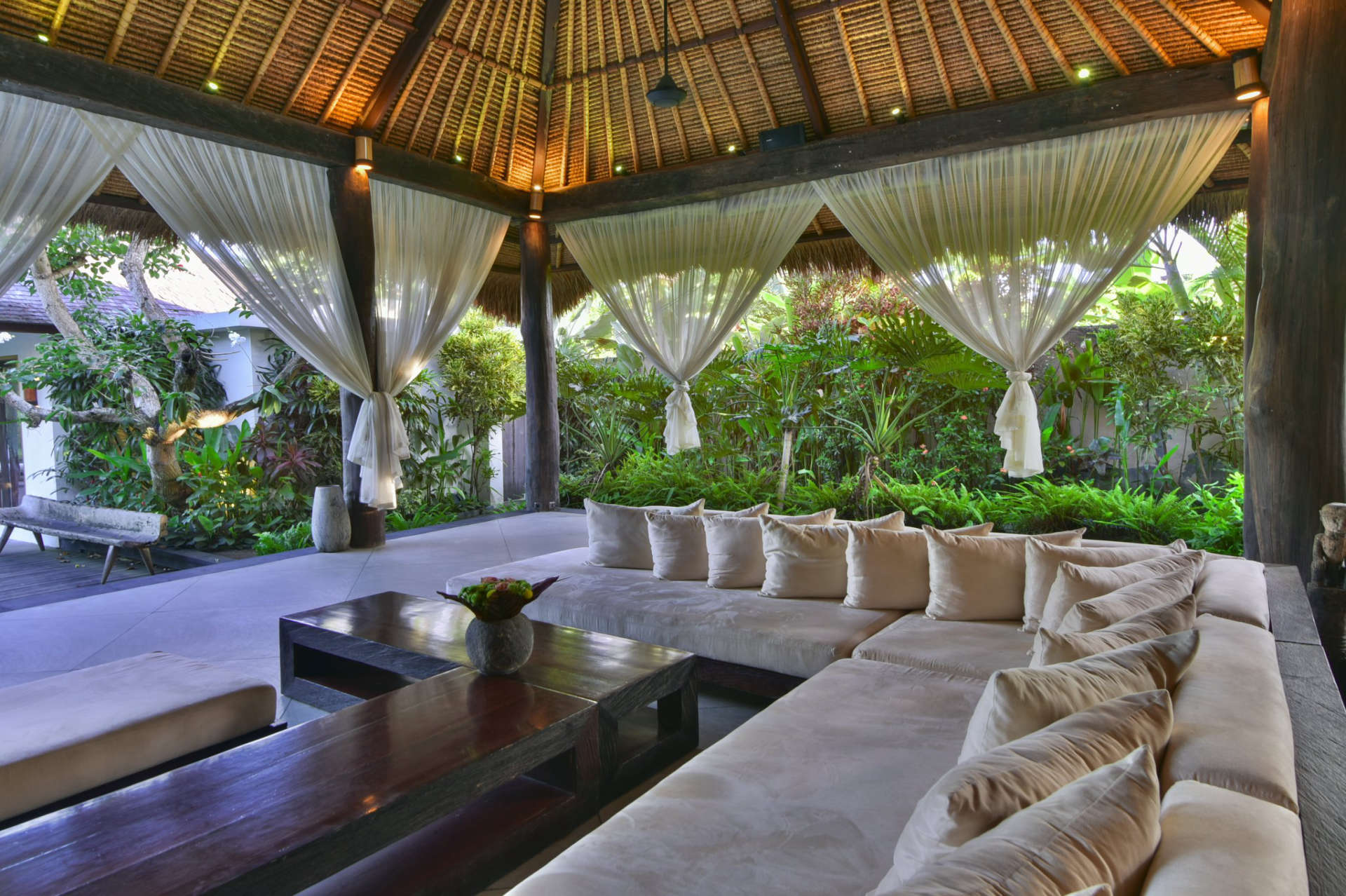 5 Star Villa in Bali, Minutes from the Beach, Bali Villa 2064