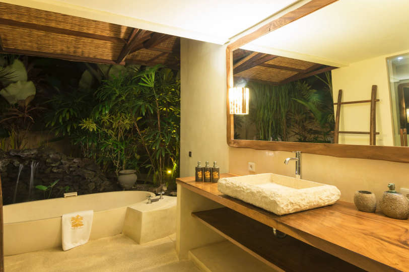 5 Star Villa in Bali, Minutes from the Beach, Bali Villa 2064