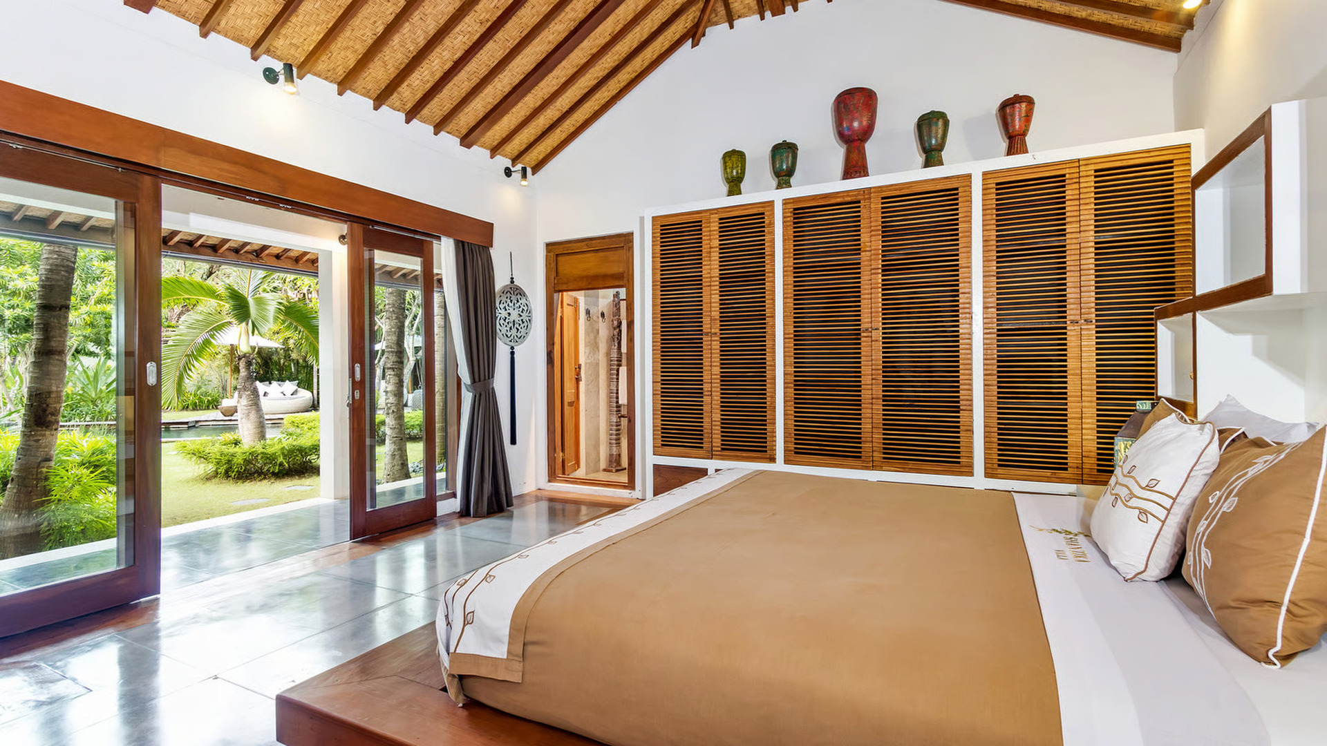 5 Star Villa in Bali, Minutes from the Beach, Bali Villa 2065