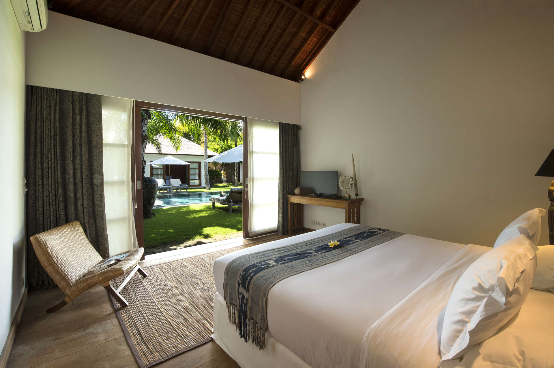 Luxury 7 Bedroom Villa in Seminyak with Private Pool, Bali Villa 2071