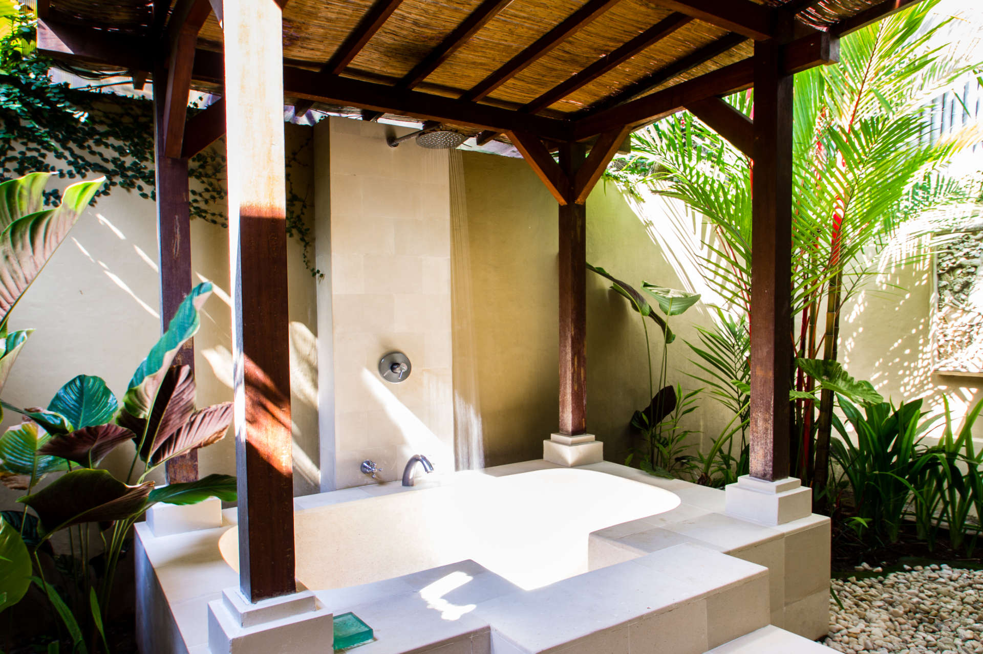 Rent a Luxury Villa in Bali Close to the Beach, Bali Villa 2074