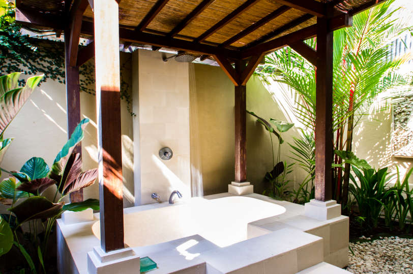 Rent a Luxury Villa in Bali Close to the Beach, Bali Villa 2074
