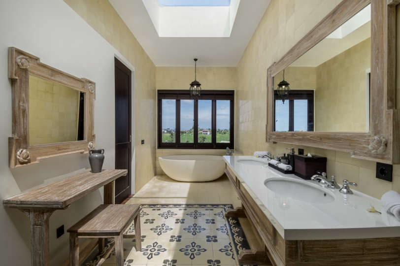 Beautiful 5 Star Villa in Prime Umalas Location, Bali Villa 2076