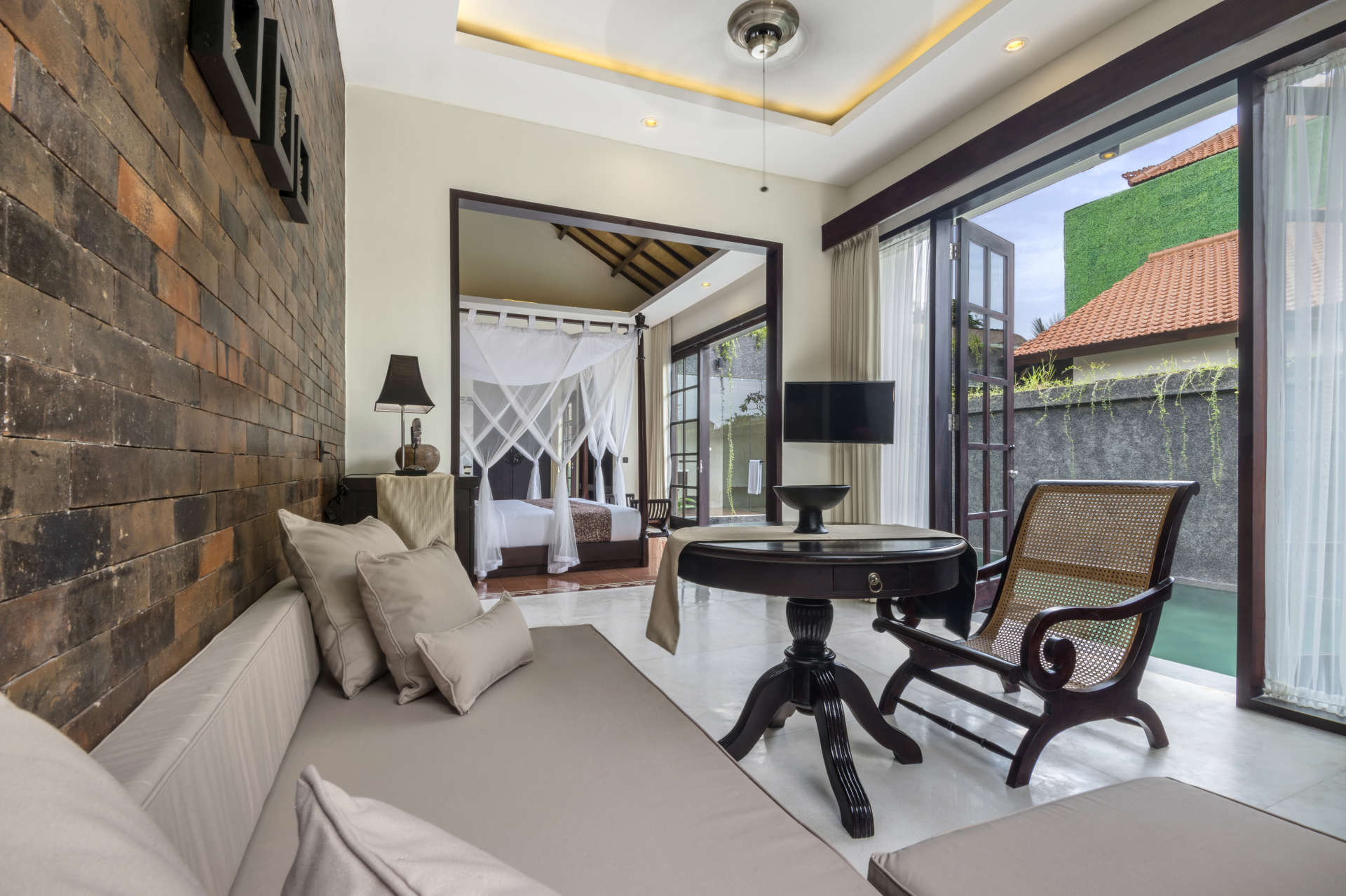 Exclusive Holiday Villa with Private Pool and Staff in Umalas, Bali Villa 2079