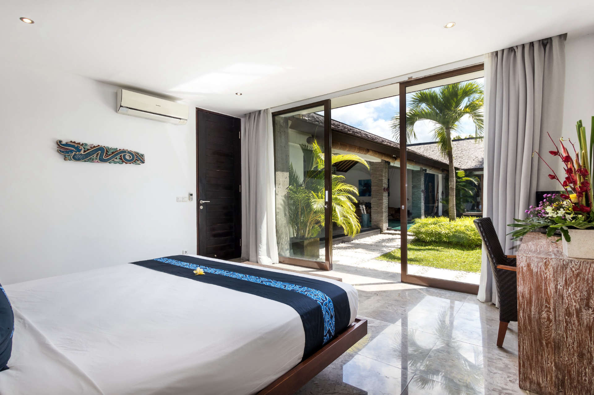5 Star Villa in Bali, Minutes from the Beach, Bali Villa 2080