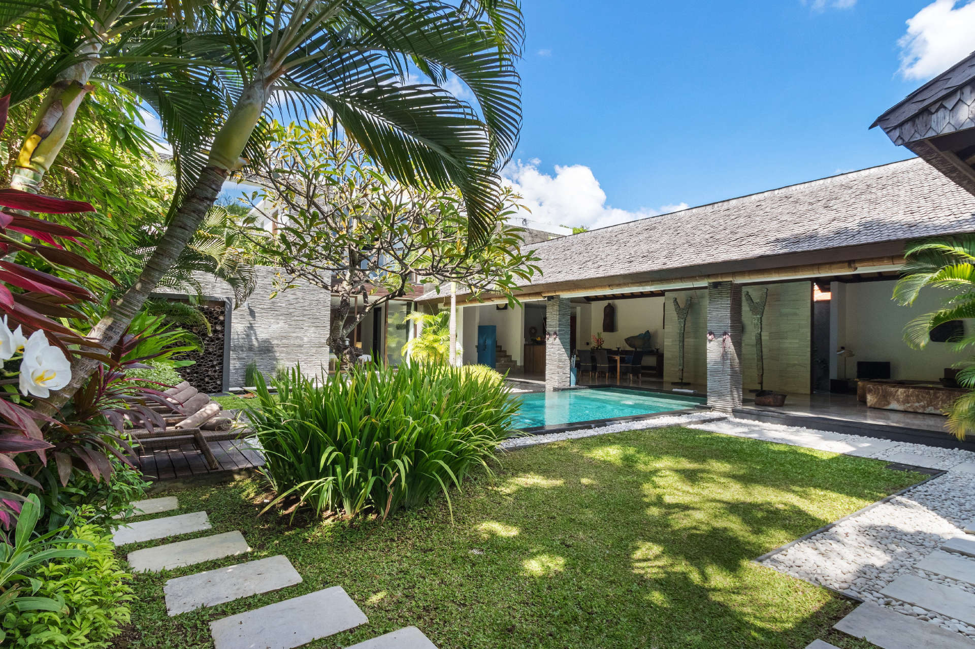5 Star Villa in Bali, Minutes from the Beach, Bali Villa 2080