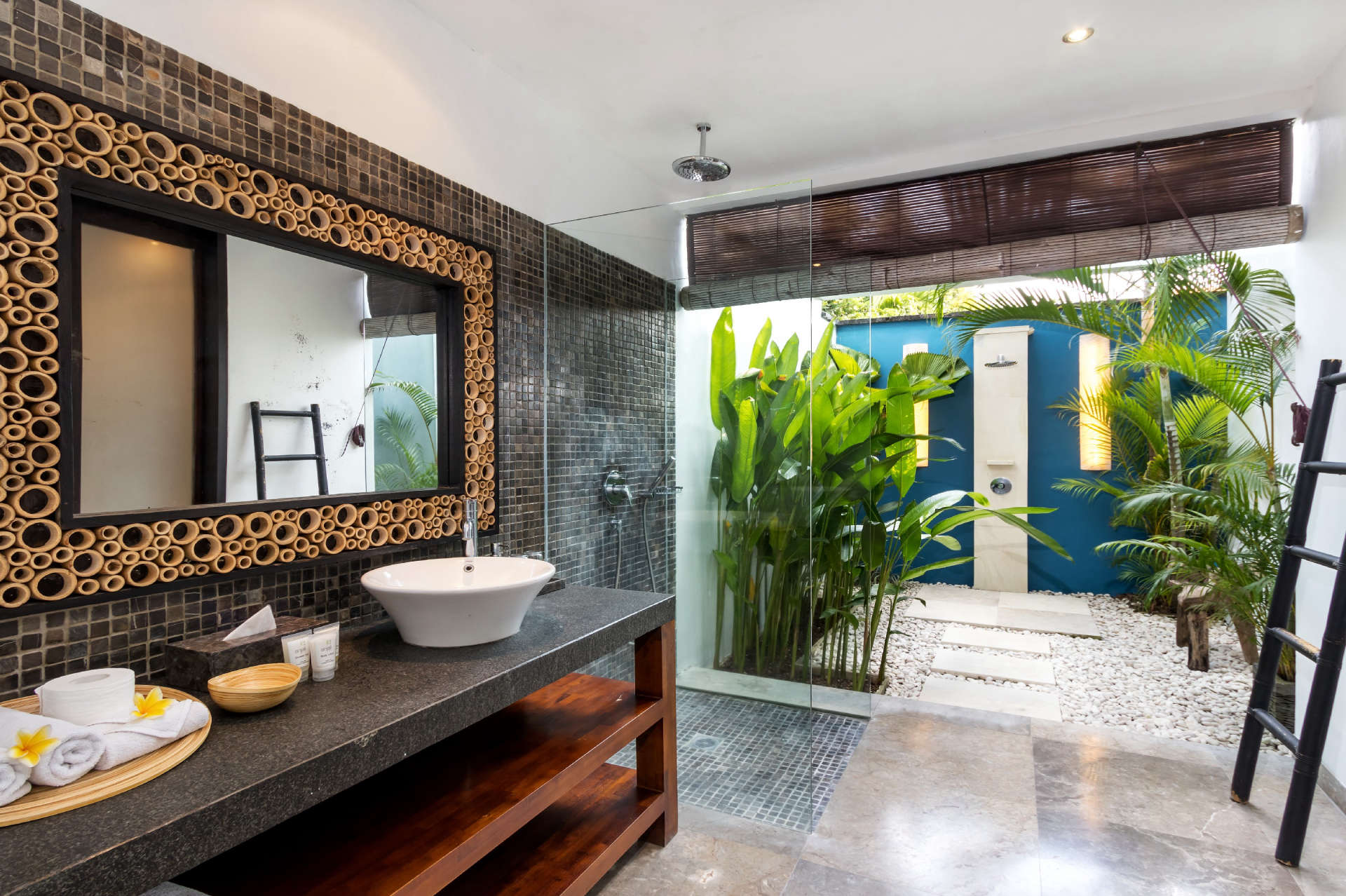 5 Star Villa in Bali, Minutes from the Beach, Bali Villa 2080