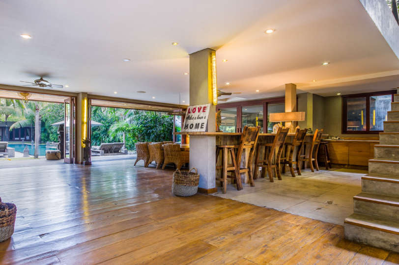 Rent a Luxury Villa in Bali Close to the Beach, Bali Villa 2086