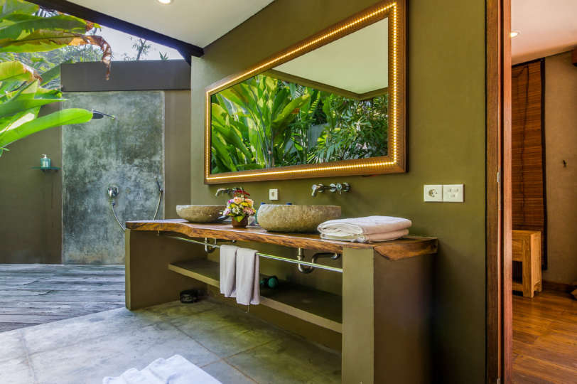 Rent a Luxury Villa in Bali Close to the Beach, Bali Villa 2086