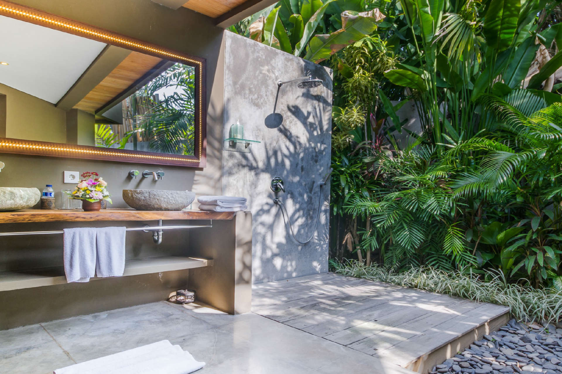 Rent a Luxury Villa in Bali Close to the Beach, Bali Villa 2086