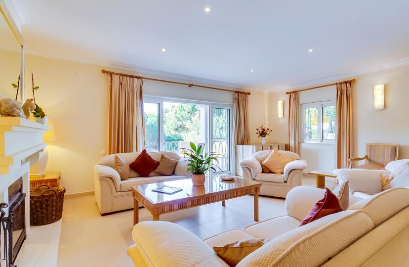 5 Star Villa Amari - Heatable Pool & Private Garden