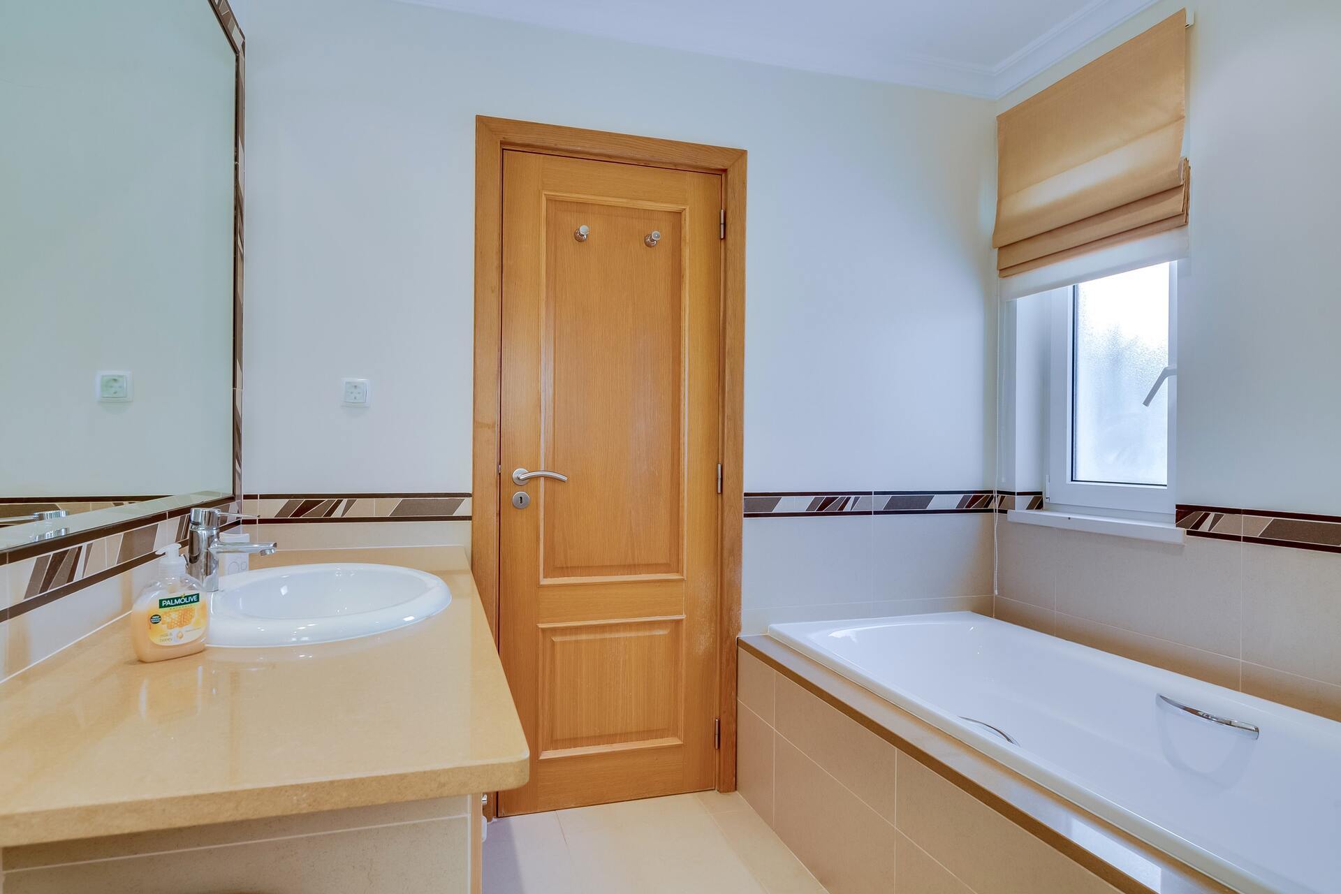 5 Star Villa Amari - Heatable Pool & Private Garden