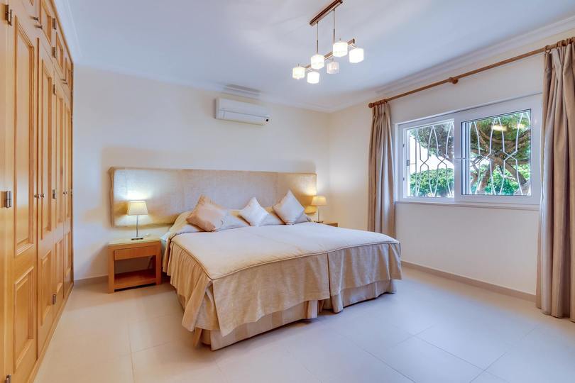 5 Star Villa Amari - Heatable Pool & Private Garden