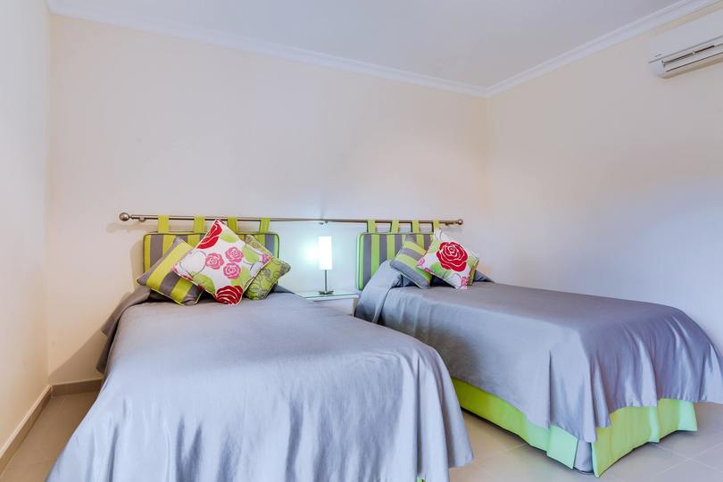 5 Star Villa Amari - Heatable Pool & Private Garden