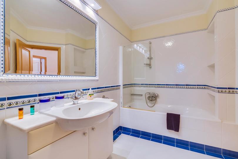 5 Star Villa Amari - Heatable Pool & Private Garden