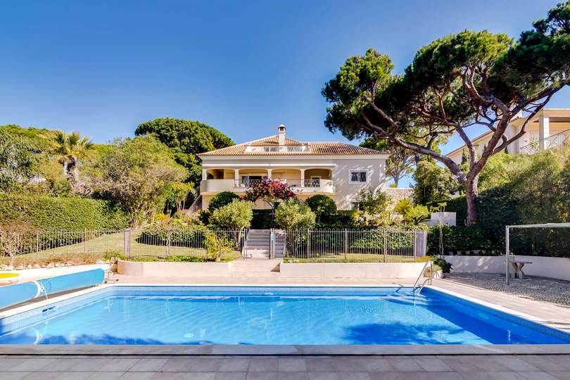 5 Star Villa Amari - Heatable Pool & Private Garden
