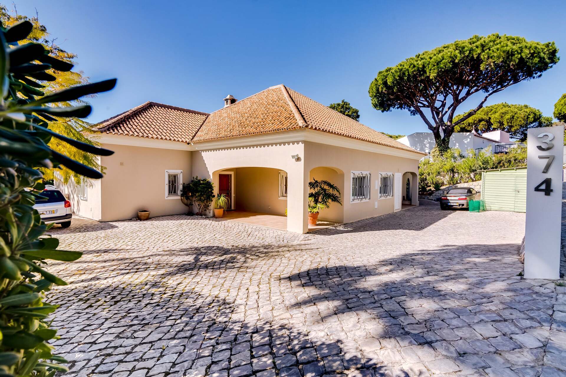 5 Star Villa Amari - Heatable Pool & Private Garden