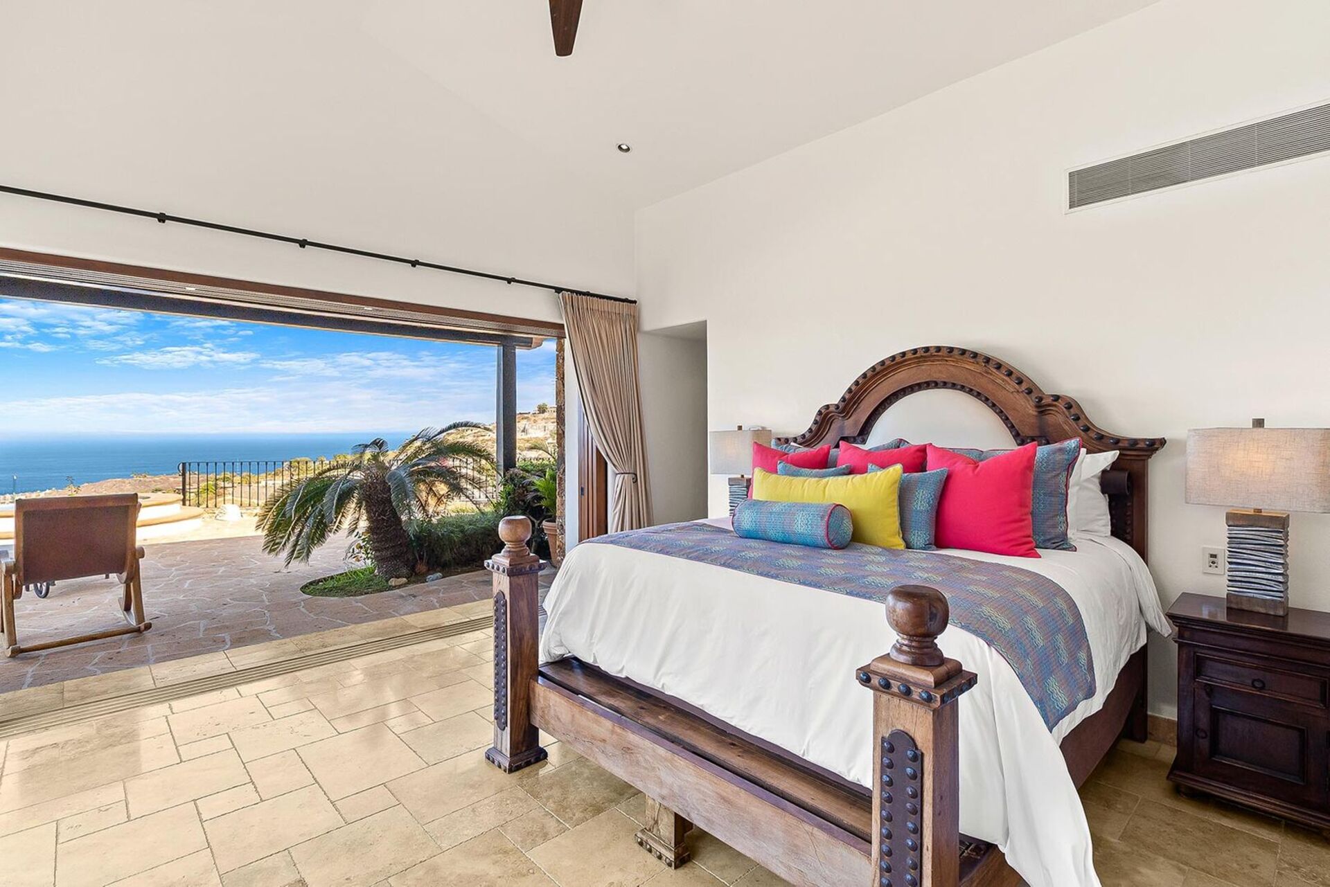 Luxury 5-Star Villa in San José: Pool & Beach Bliss!