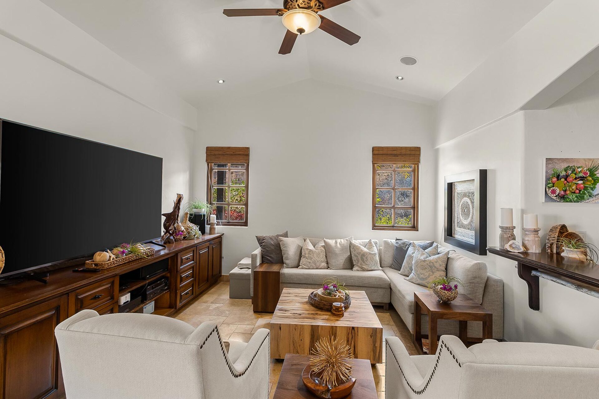 Luxury 5-Star Villa in San José: Pool & Beach Bliss!