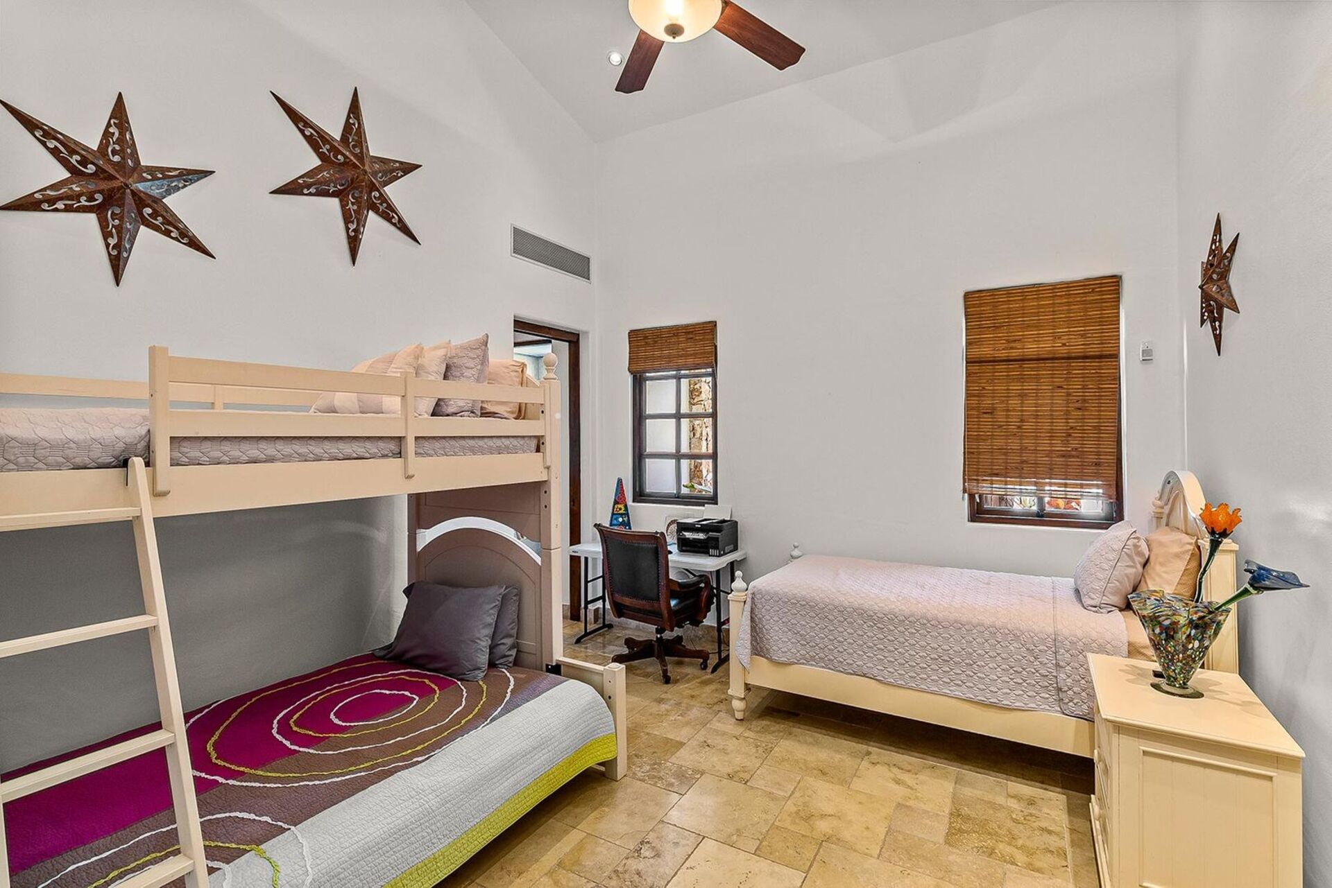 Luxury 5-Star Villa in San José: Pool & Beach Bliss!