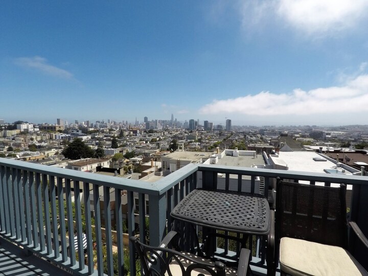 The Ultimate 2 Bedroom Home with Magnificent Views, San Francisco Apartment 1007