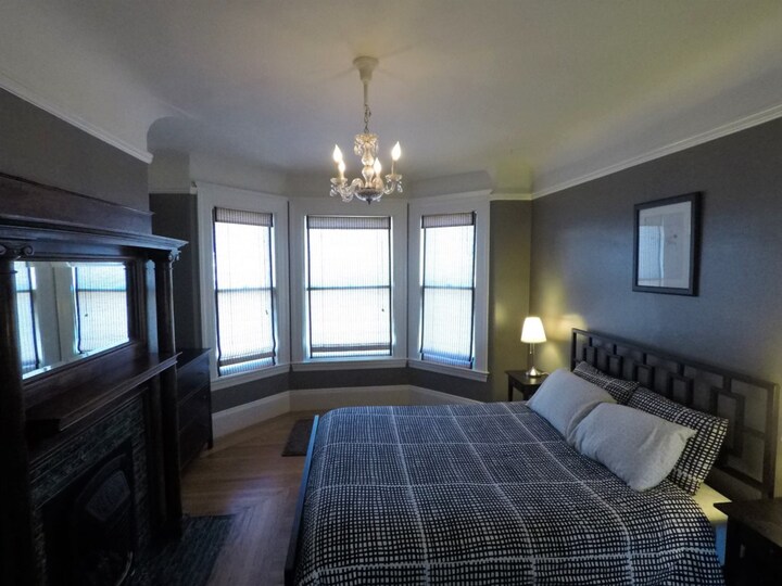 The Ultimate 2 Bedroom Home with Magnificent Views, San Francisco Apartment 1007