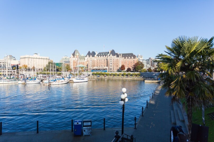 Beautiful 5 Star Home minutes from City Centre, Vancouver Island Apartment 1003