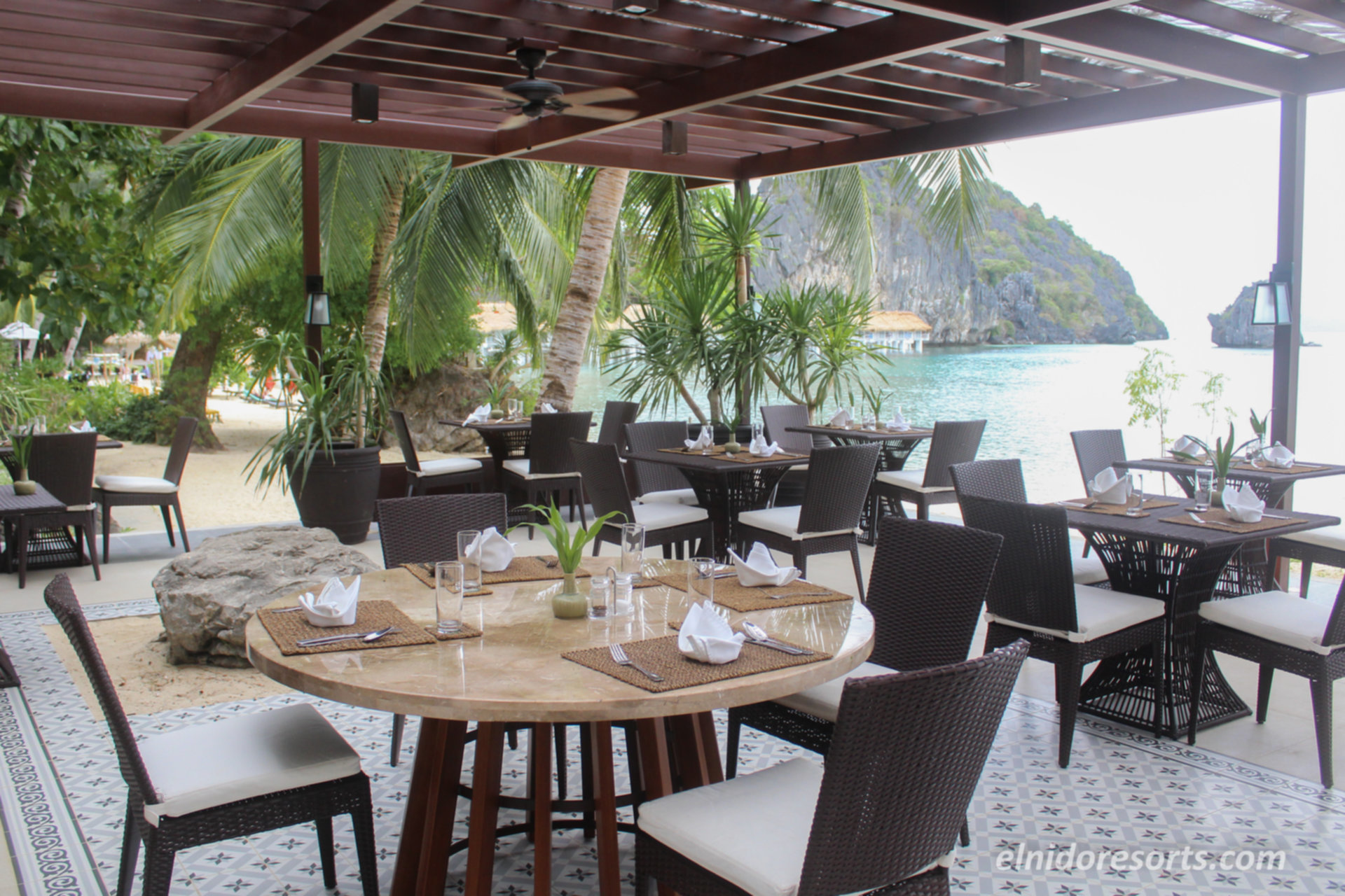 Beautiful 5 Star Loft Water Cottage with Sea Views on Apulit Island Resort, El Nido Cottage 1002