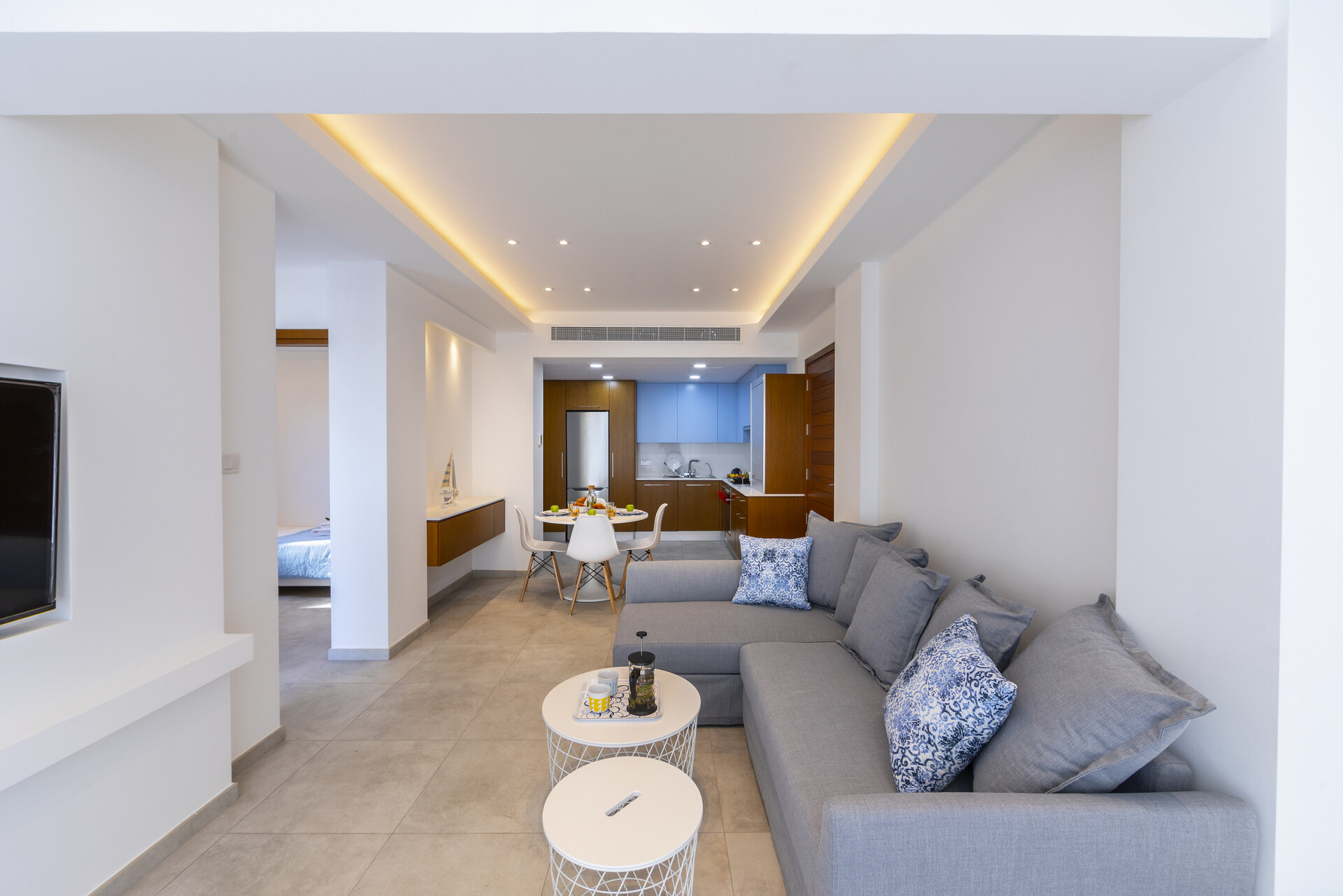Imagine You and Your Family Renting this Perfect Beachfront Apartment, Larnaca Apartment 1388