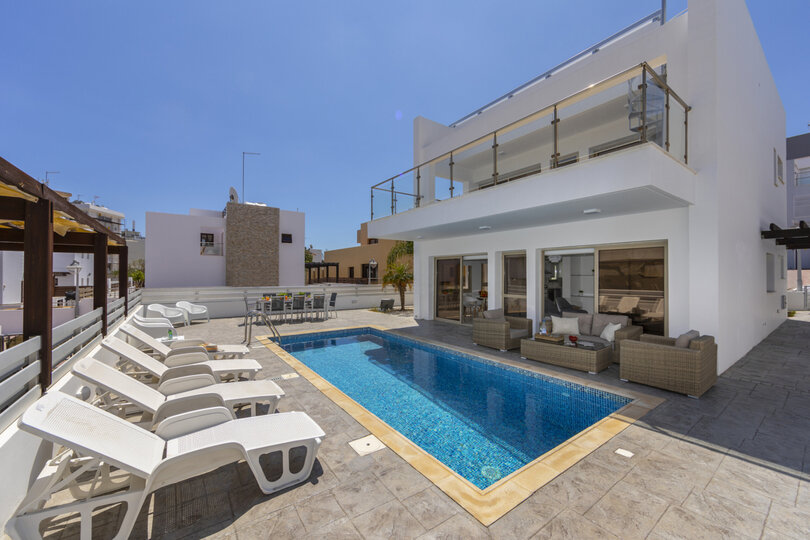 You and Your Family will Love this 5 Star Villa with Private Pool, Protaras Villa 1500