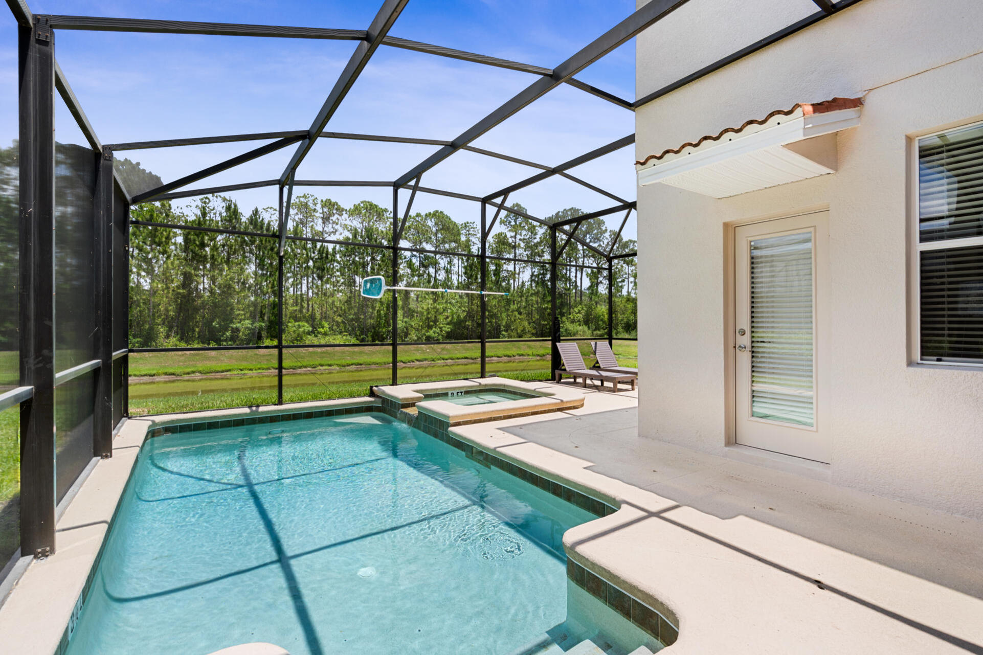 Pool / Spa Faces East
