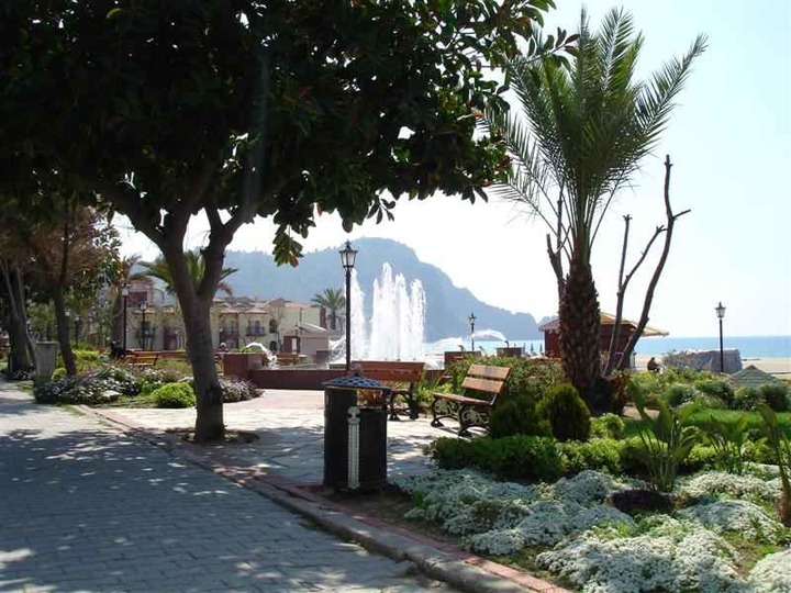 5 Star Villa Serenity – Dual Mountain & Sea Retreat
