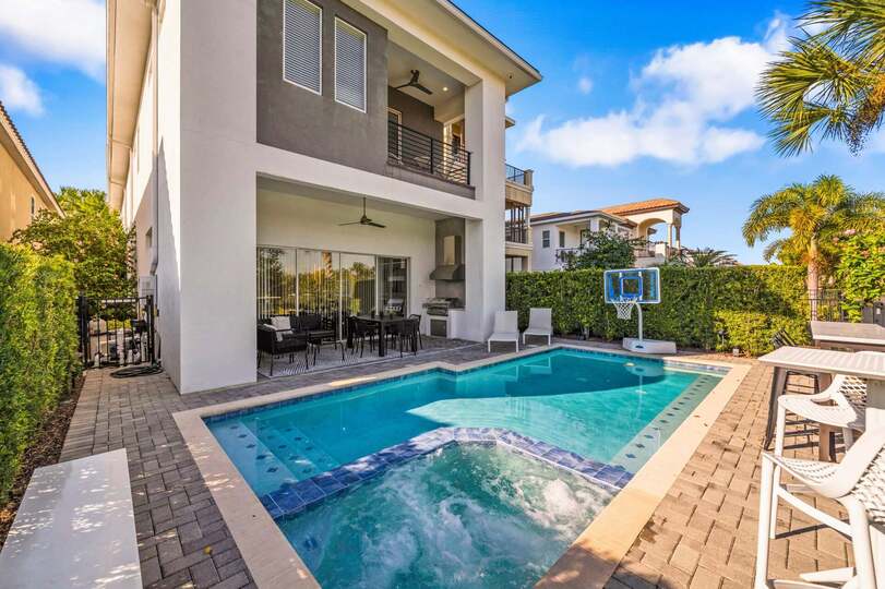 Luxury Villa on Reunion Resort and Spa with a Private Pool, Orlando Villa 5473