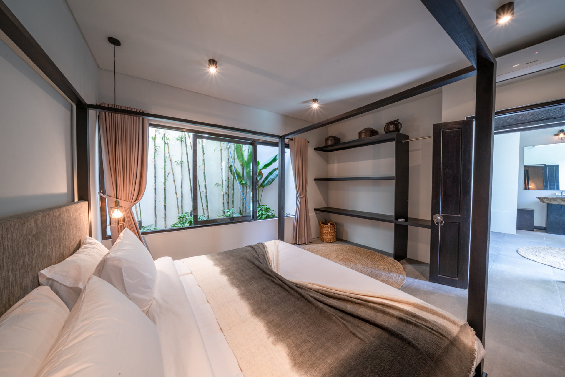 Luxury 4-Bedroom Holiday Rental Near Berawa Beach, Bali Villa 2094