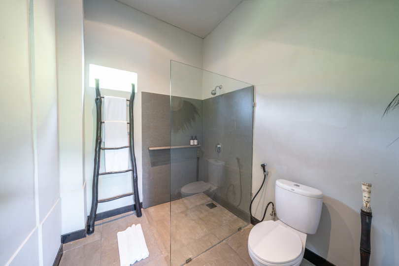 Luxury 4-Bedroom Holiday Rental Near Berawa Beach, Bali Villa 2094