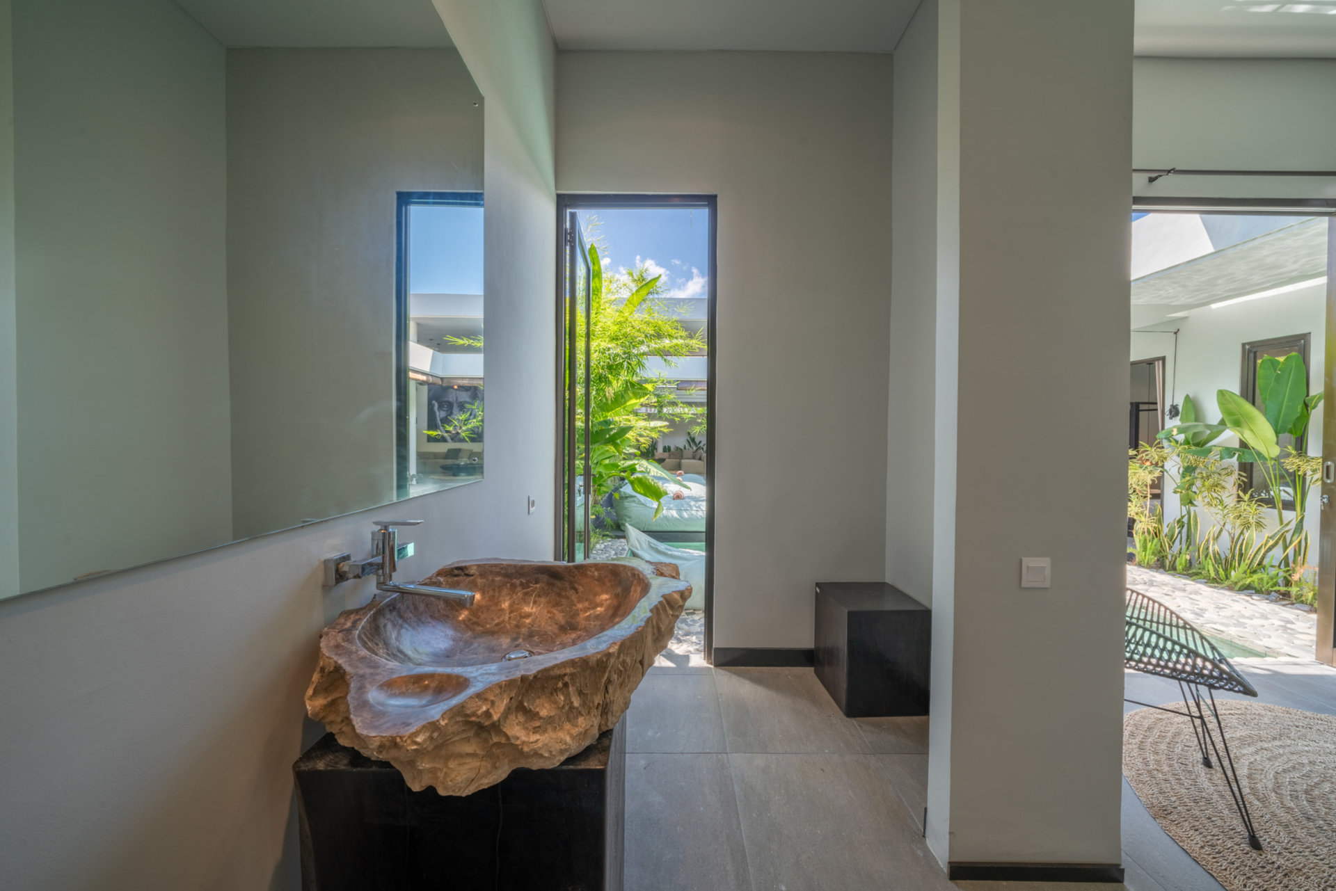 Luxury 4-Bedroom Holiday Rental Near Berawa Beach, Bali Villa 2094