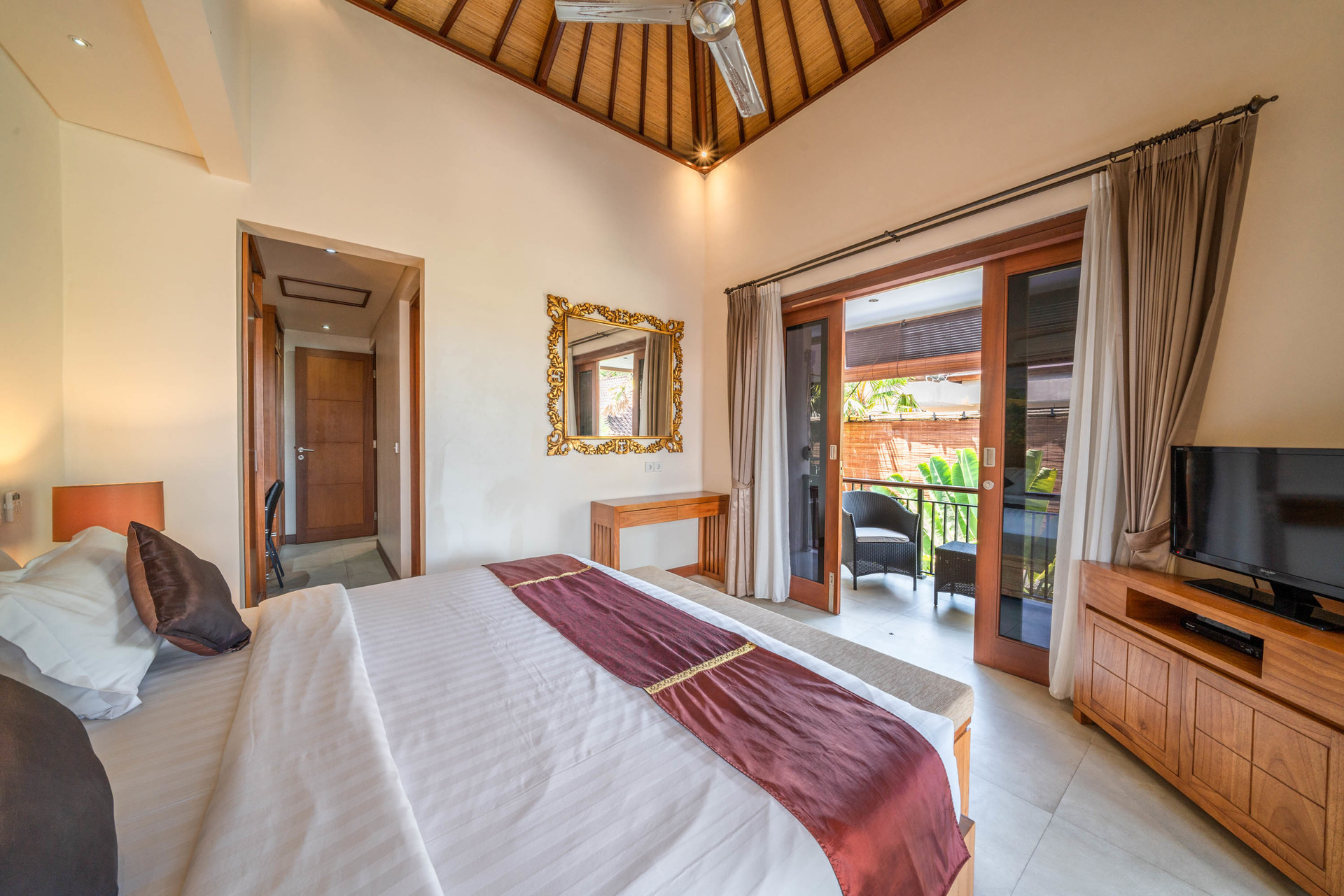Imagine Your Family Renting a Luxury 3 Bedroom Holiday Villa Close to Kabupaten Badung Double Six Beach, Bali Villa 2105