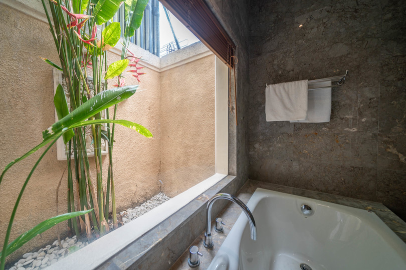 Imagine Your Family Renting a Luxury 3 Bedroom Holiday Villa Close to Kabupaten Badung Double Six Beach, Bali Villa 2105