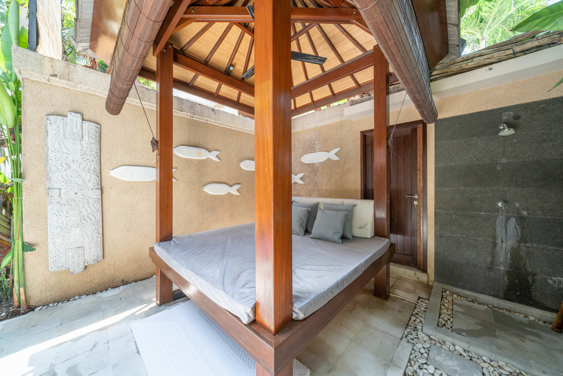 Imagine Your Family Renting a Luxury 3 Bedroom Holiday Villa Close to Kabupaten Badung Double Six Beach, Bali Villa 2105