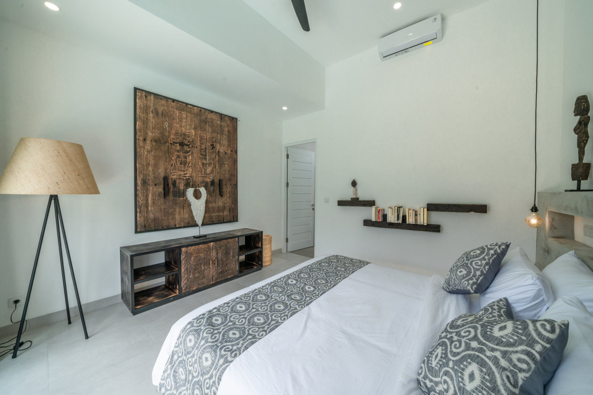 The Ultimate 5 Star Holiday Villa in Kabupaten Badung with Private Pool and Fully Staffed, Bali Villa 2107