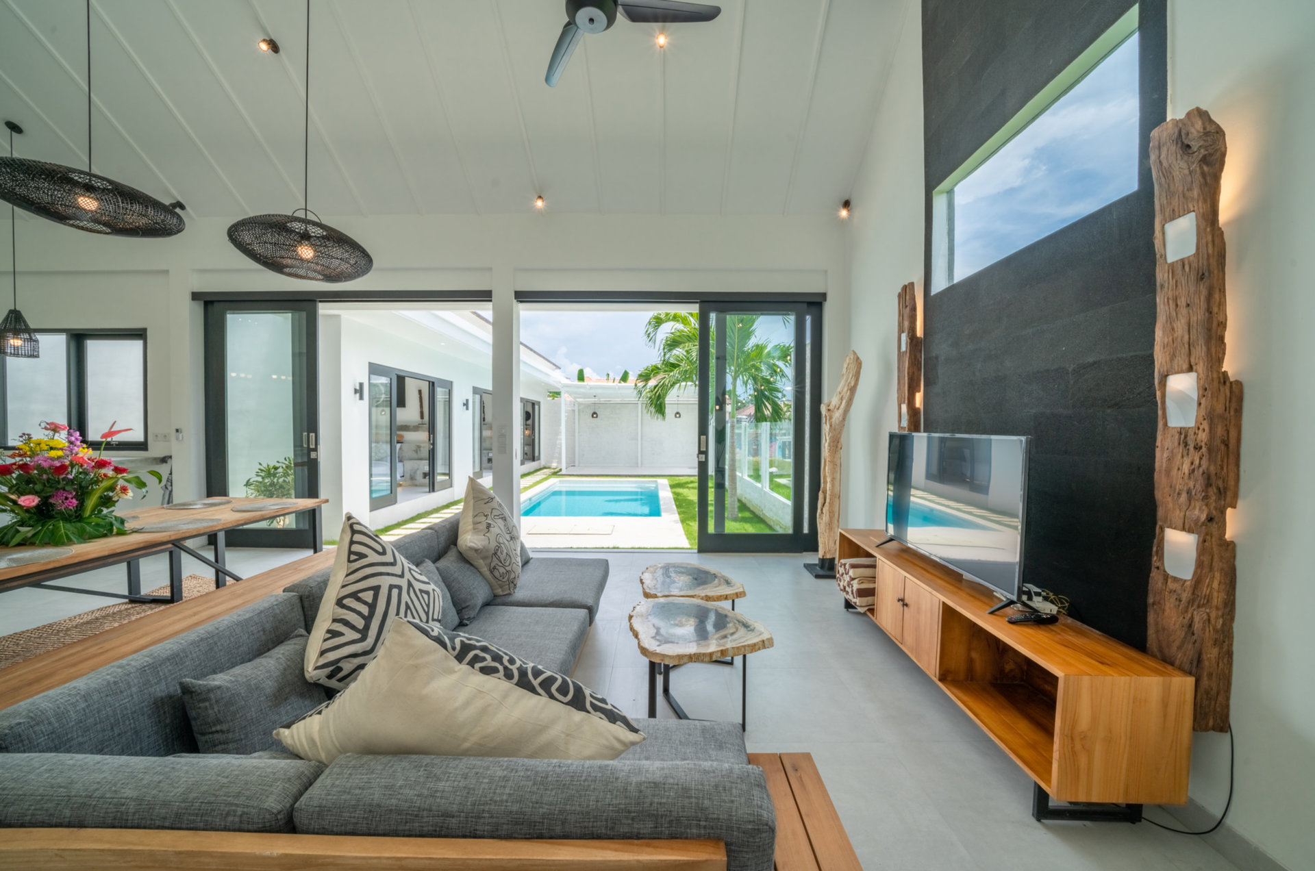 The Ultimate 5 Star Holiday Villa in Kabupaten Badung with Private Pool and Fully Staffed, Bali Villa 2107