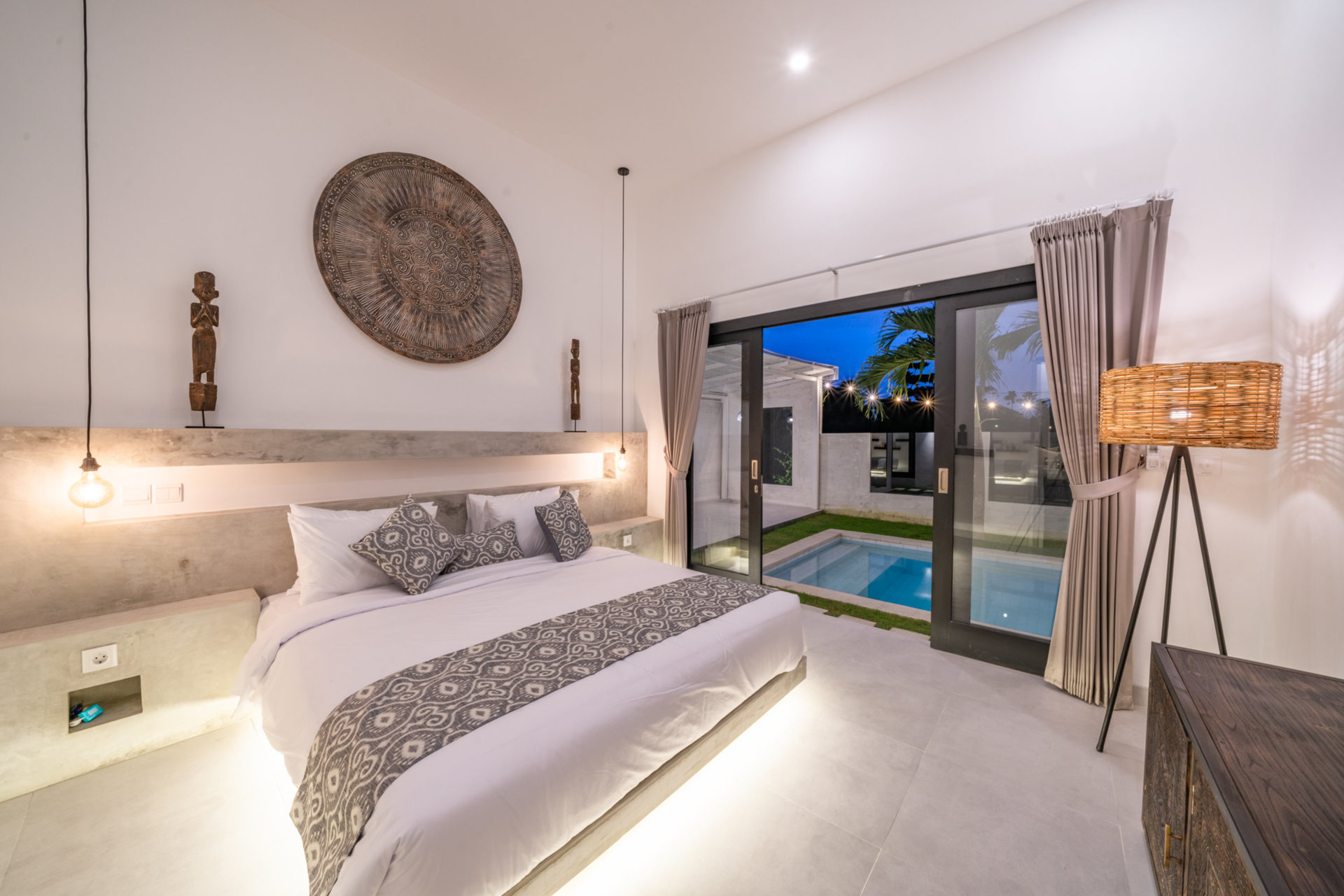 The Ultimate 5 Star Holiday Villa in Kabupaten Badung with Private Pool and Fully Staffed, Bali Villa 2107